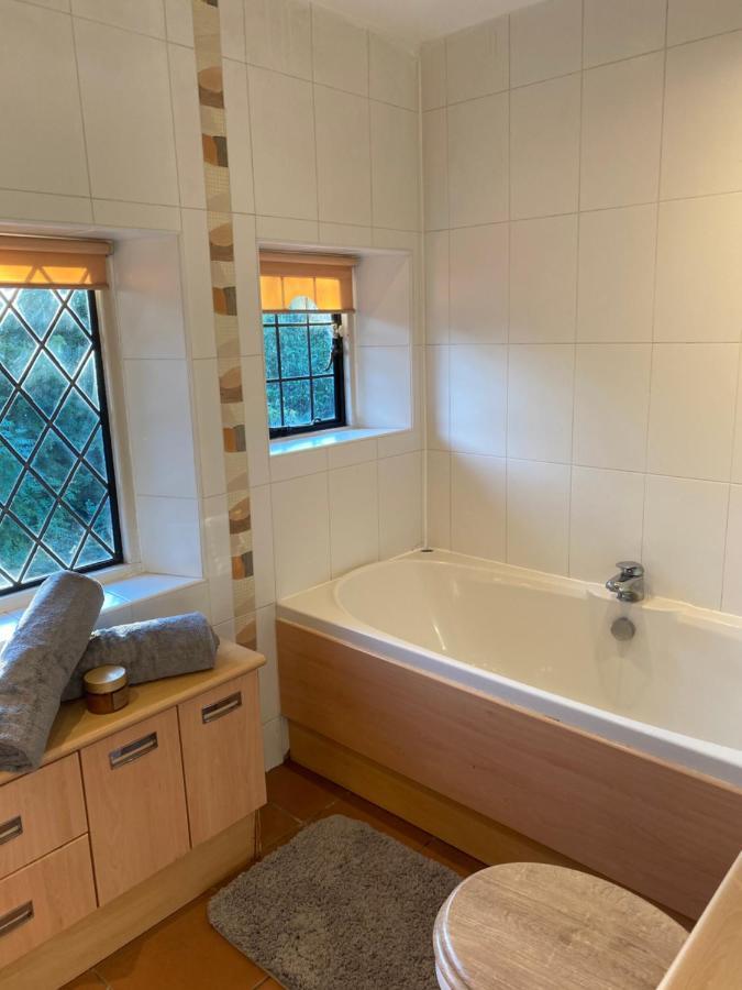 Chichester Retreat With Large Private Mature Garden Kültér fotó