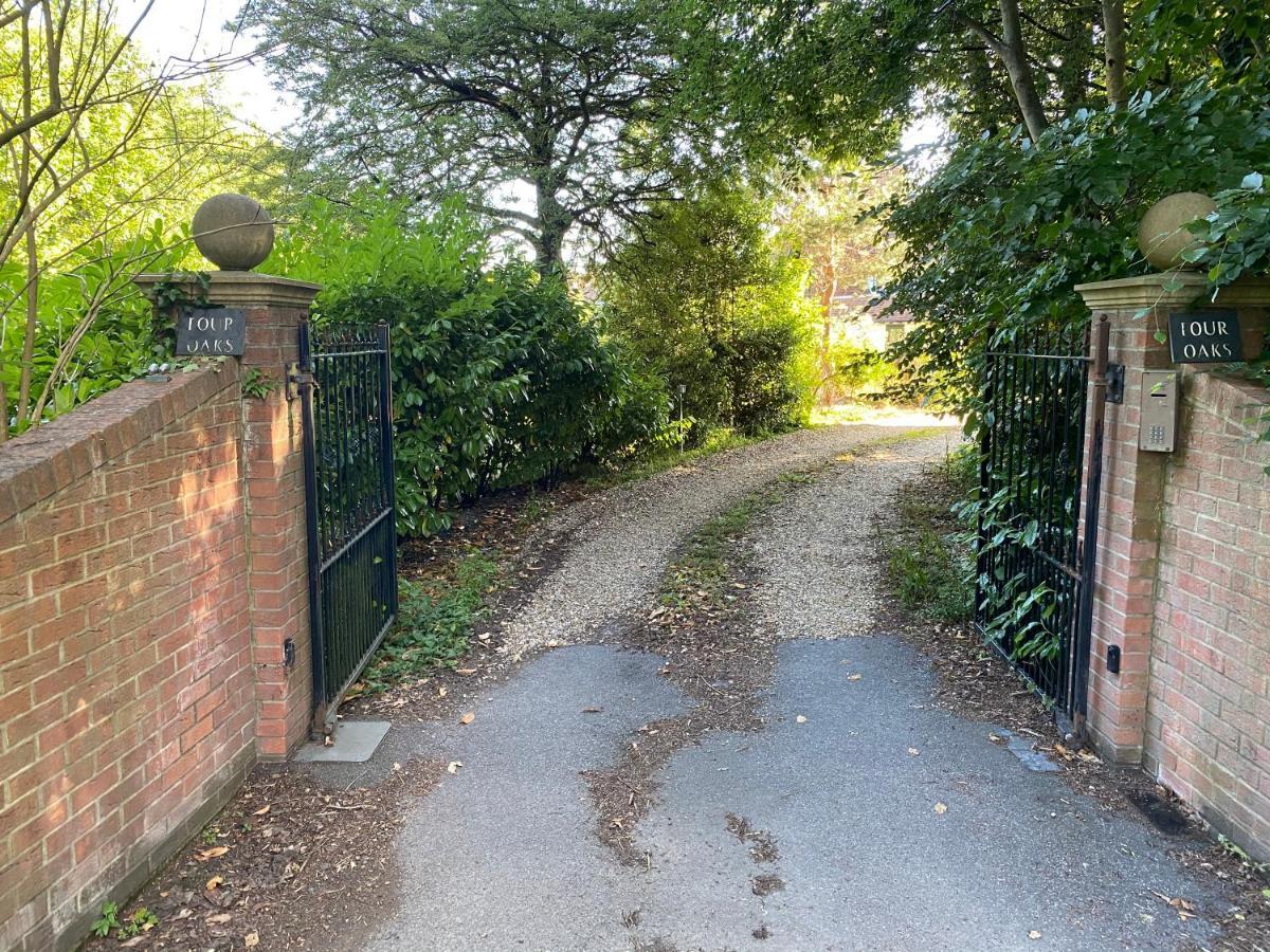 Chichester Retreat With Large Private Mature Garden Kültér fotó
